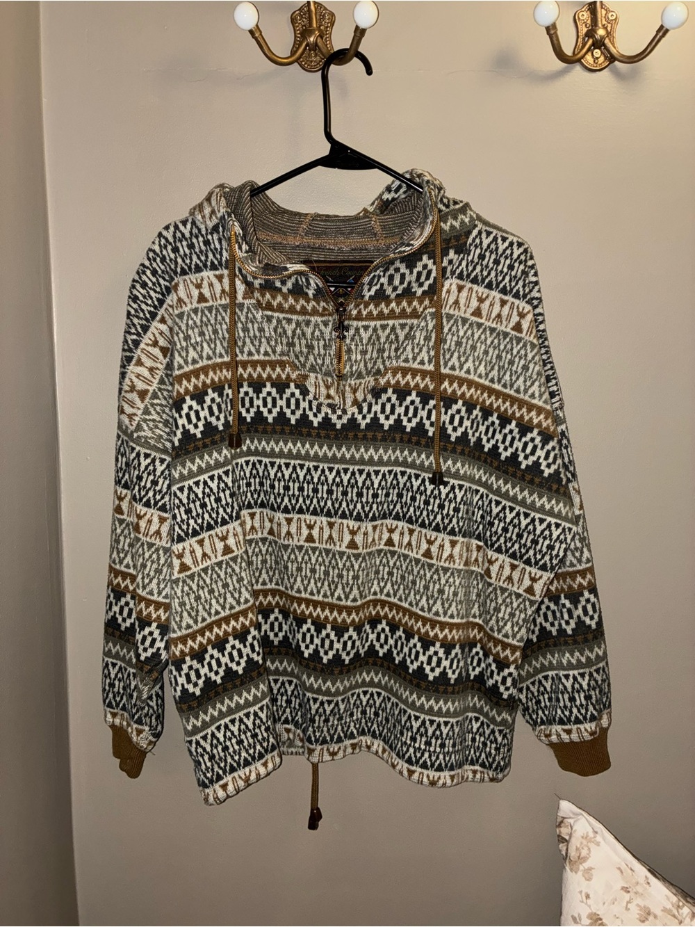 Patterned Hooded Pullover Sweater in Olive and Brown
